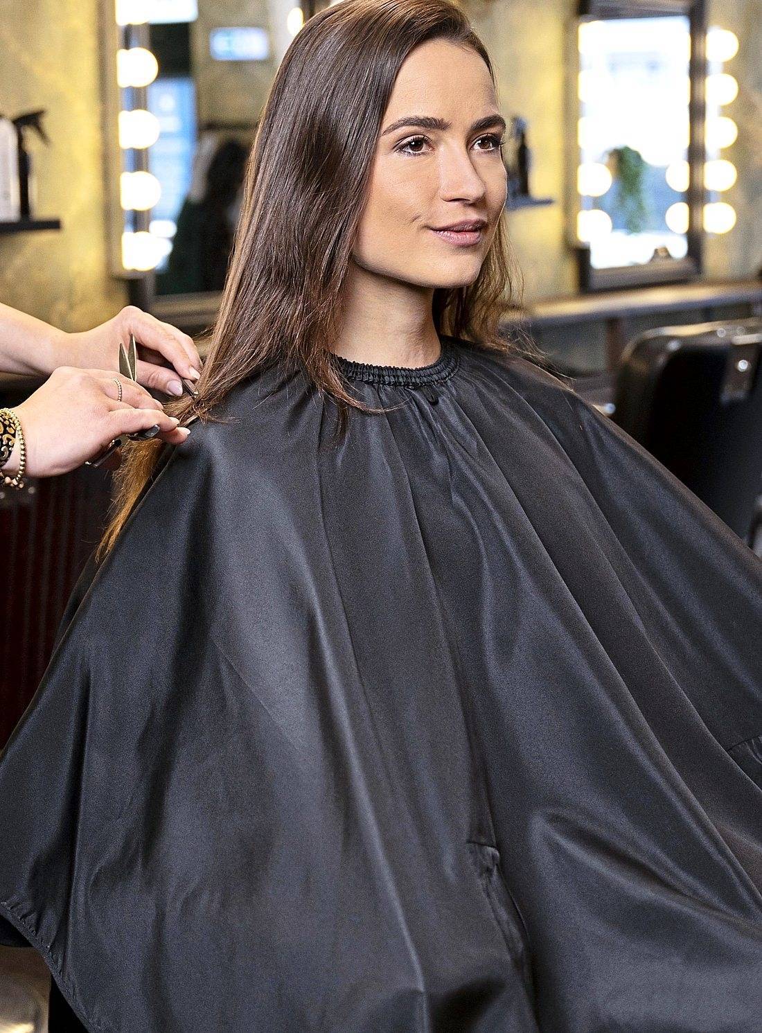 Water-Repellent Cutting Cape With Hand Grips