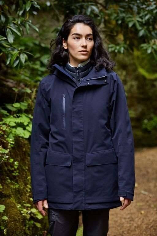 Wodoodporna kurtka z kapturem o długim fasonie, materiał z recyklingu