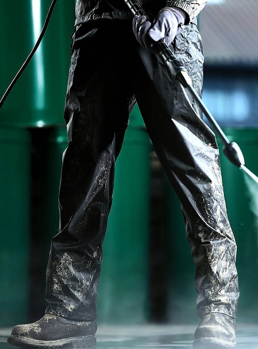 Wodoodporne spodnie chowane do etui