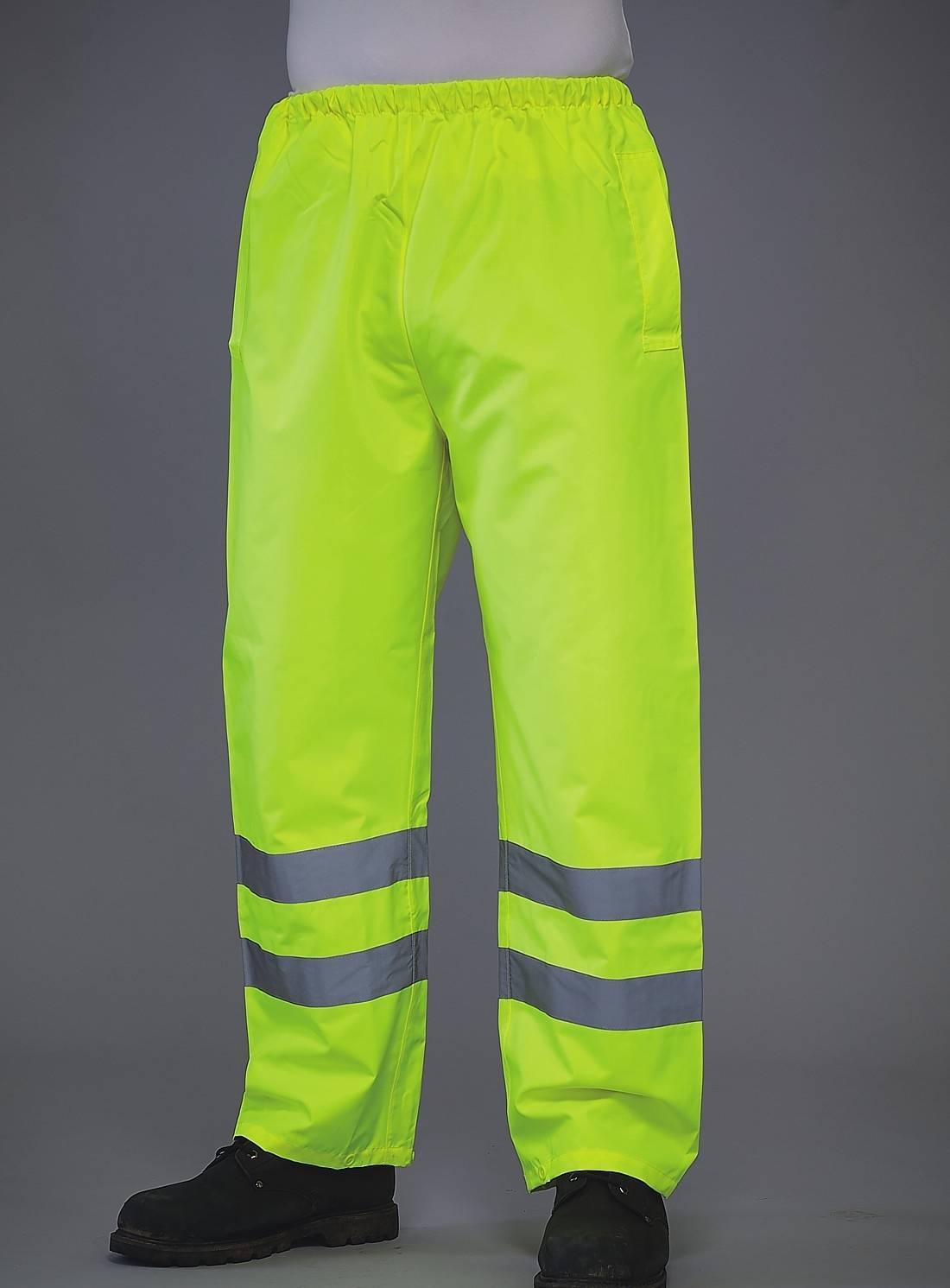 Wodoodporne spodnie robocze z odblaskowymi pasami
