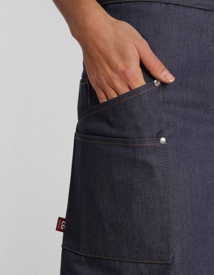 Zapaska jeansowa za kolano z kieszeniami