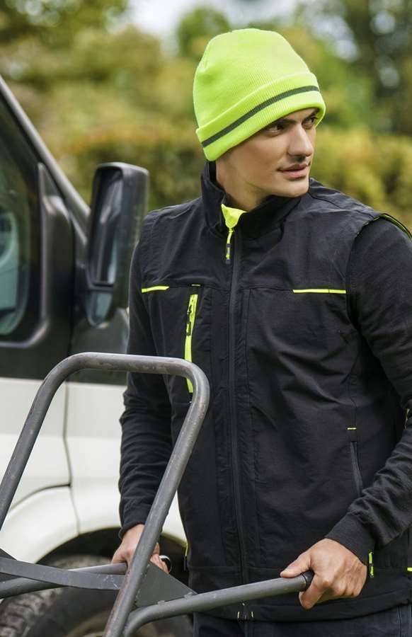 Zimowa czapka robocza z odblaskową lamówką