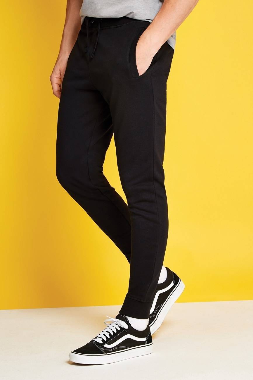 Zwężane spodnie dresowe typu Slim Fit